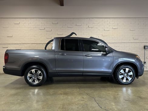 Used 2019 Honda Ridgeline RTL-T image 2