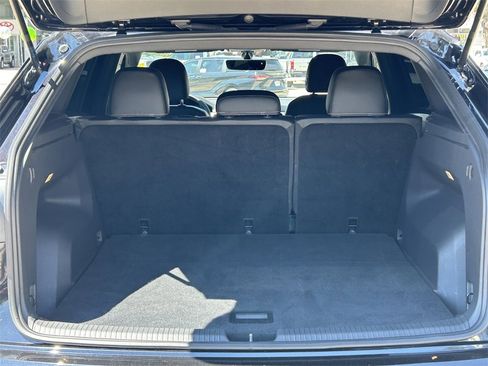 Used 2022 Volkswagen Atlas Cross Sport SE image 11