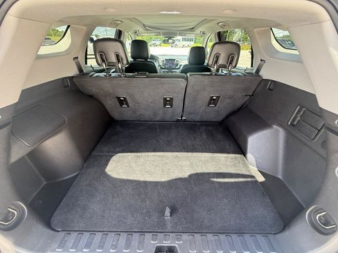 Used 2018 GMC Terrain SLT w/ Preferred Package FWD image 9