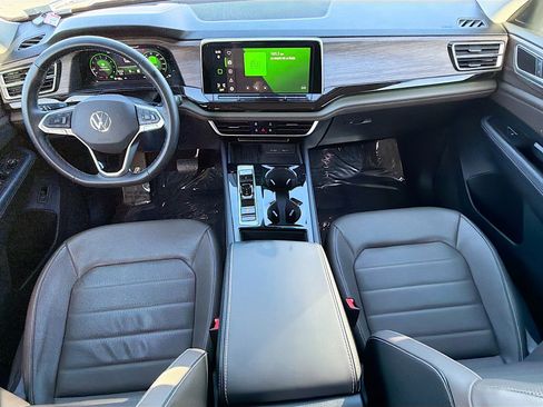 Used 2025 Volkswagen Atlas SEL image 15