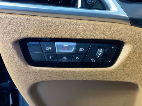 New 2026 BMW 330i Sedan w/ Convenience Package image 27