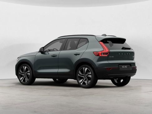 New 2026 Volvo XC40 B5 Plus w/ Climate Package image 3