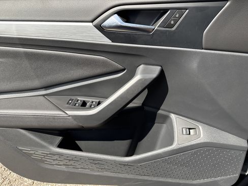 Certified 2025 Volkswagen Jetta S FWD image 9