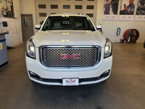 Used 2015 GMC Yukon Denali AWD/4WD image 3