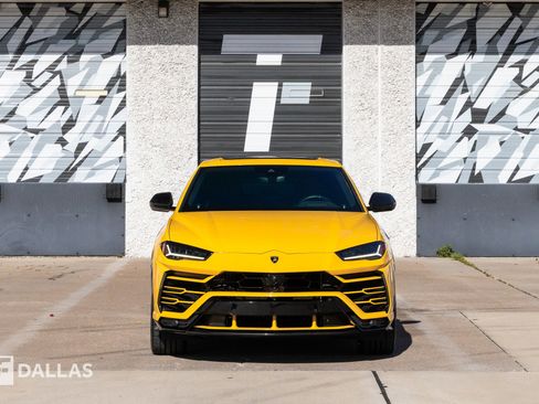 Used 2019 Lamborghini Urus image 3