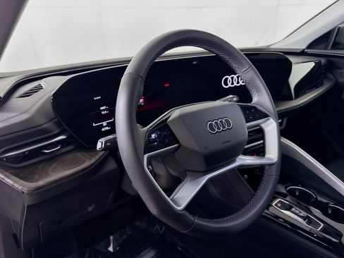 Certified 2025 Audi Q5 Premium w/ Convenience Package image 4
