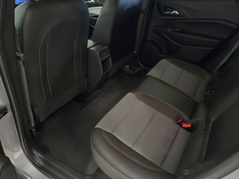 Used 2025 Chevrolet Trax LT w/ LT Convenience Package FWD image 22
