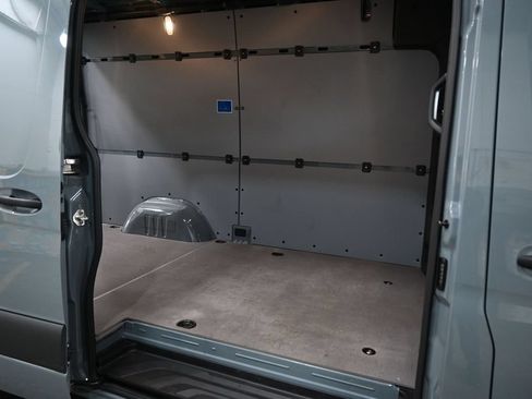 Used 2024 Mercedes-Benz Sprinter 2500 w/ Acoustic Package image 26