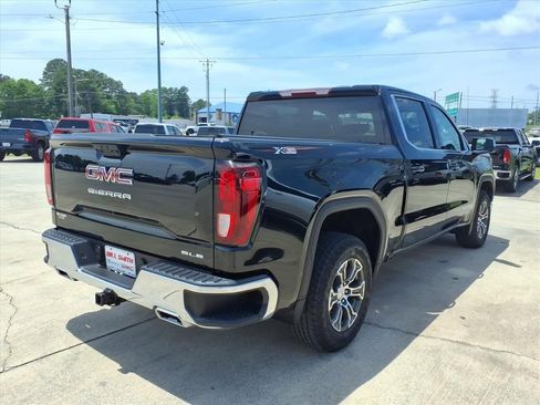 Used 2024 GMC Sierra 1500 SLE w/ X31 Off-Road Package AWD/4WD image 7