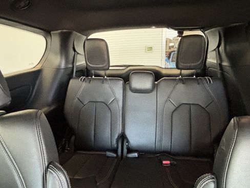 Used 2026 Chrysler Pacifica Select FWD image 17