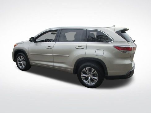 Used 2015 Toyota Highlander XLE FWD image 4