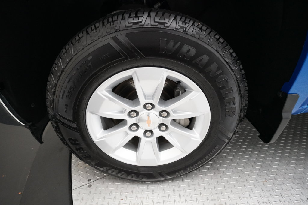 Used 2025 Chevrolet Silverado 1500 LT AWD/4WD image 24