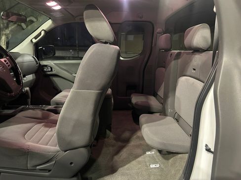 Used 2014 Nissan Frontier S image 10