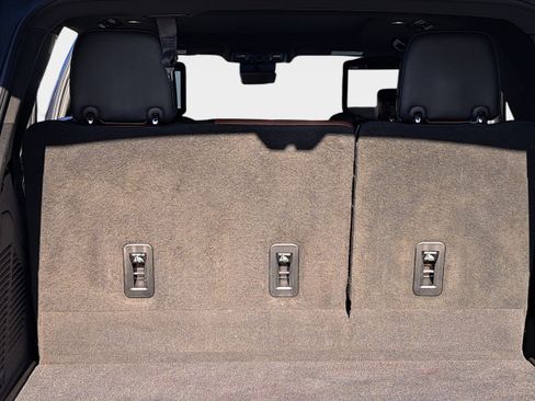 Used 2023 GMC Yukon Denali Ultimate AWD/4WD image 13