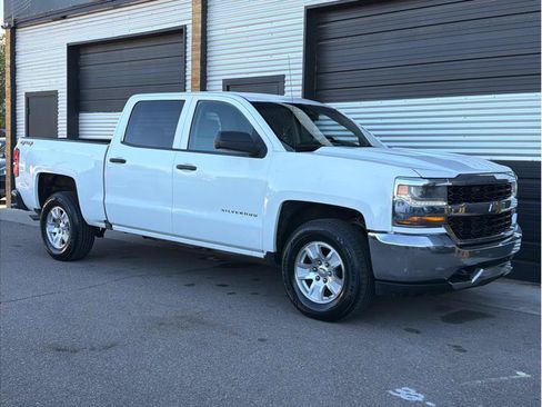 Used 2018 Chevrolet Silverado 1500 W/T w/ Trailering Package AWD/4WD image 11