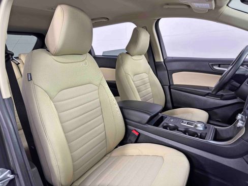 Used 2023 Ford Edge SE image 32