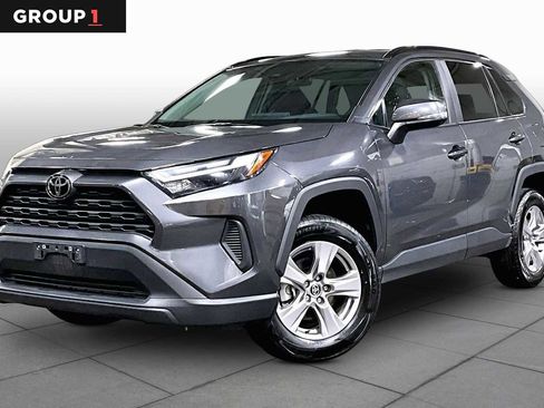 Used 2025 Toyota RAV4 XLE AWD/4WD image 1
