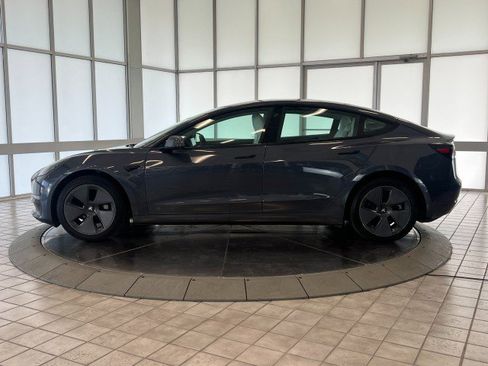 Used 2022 Tesla Model 3 RWD image 4