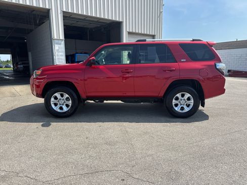 Used 2024 Toyota 4Runner SR5 image 2