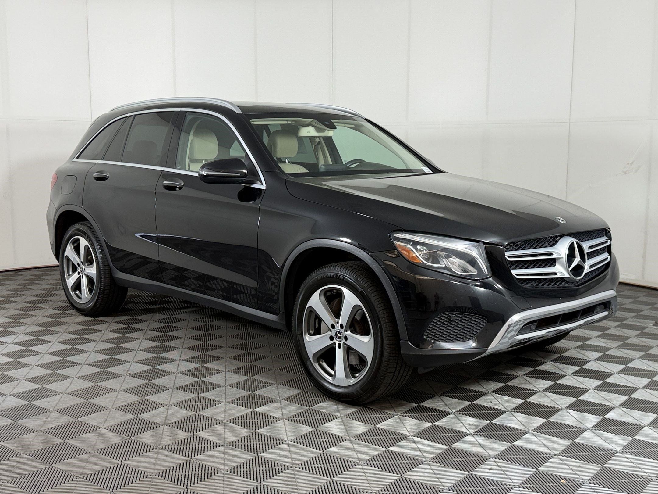 Used 2019 Mercedes-Benz GLC 300 4MATIC image 7