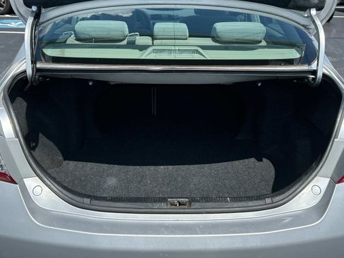 Used 2010 Toyota Camry LE image 12