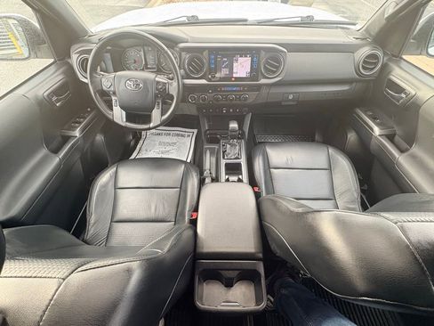 Used 2018 Toyota Tacoma TRD Off-Road image 13