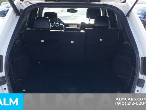 Used 2019 Jeep Grand Cherokee Limited X image 9