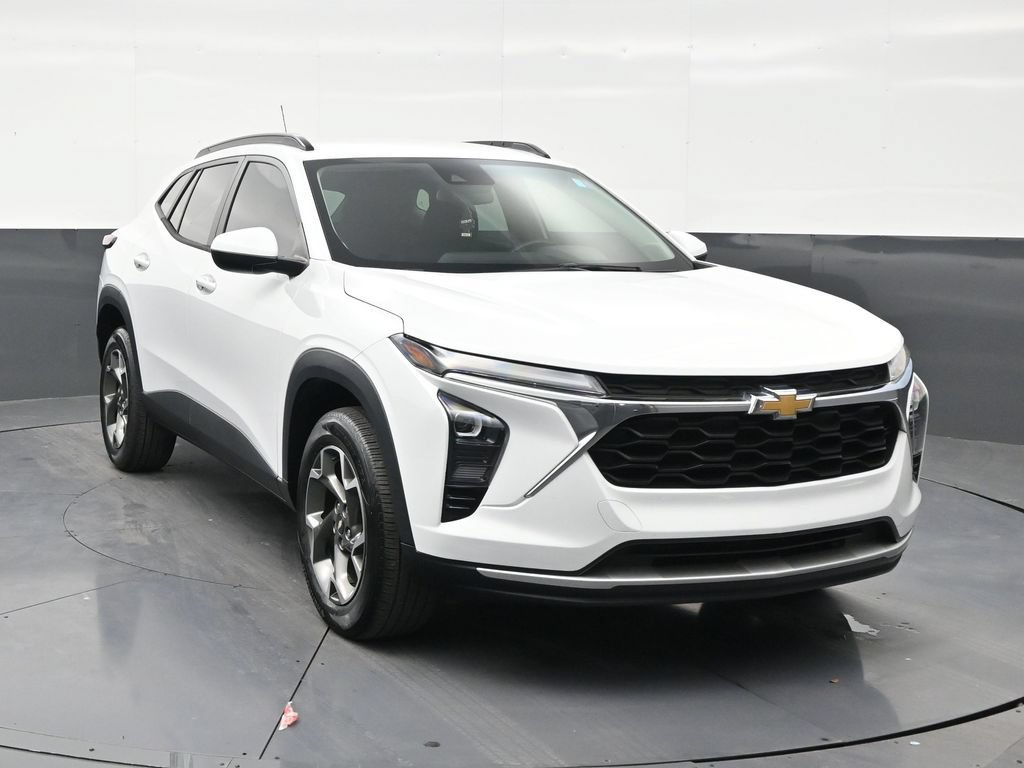 Used 2024 Chevrolet Trax LT w/ Driver Confidence Package FWD image 7