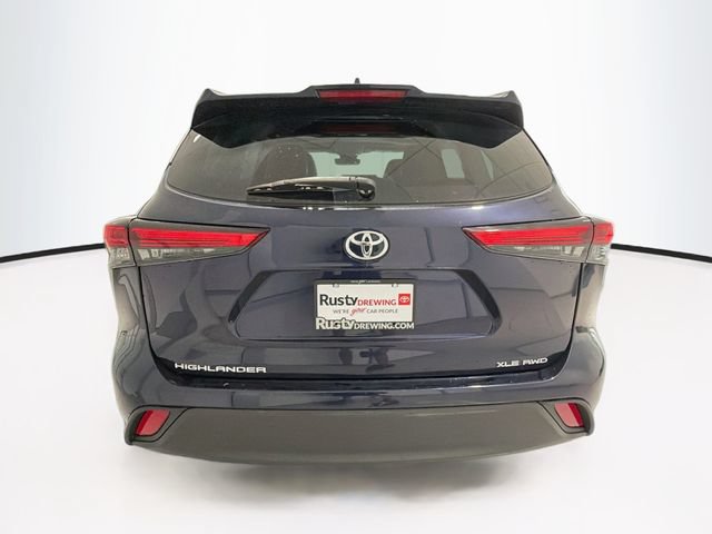 Used 2023 Toyota Highlander XLE AWD/4WD image 5