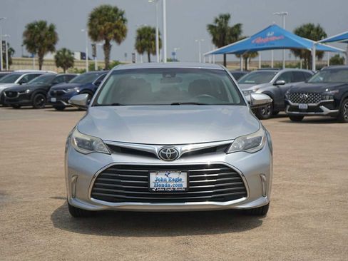 Used 2018 Toyota Avalon XLE FWD image 6