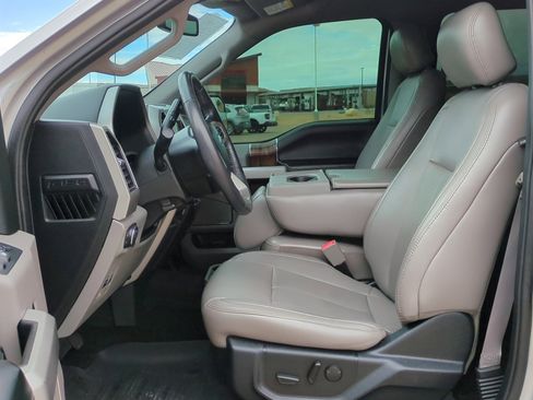 Used 2019 Ford F150 Lariat w/ Max Trailer Tow Package image 15