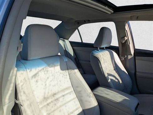 Used 2016 Toyota Camry XLE image 17