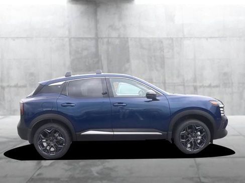 New 2026 Nissan Kicks SR AWD/4WD image 5