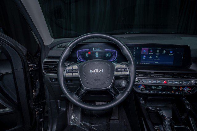 Used 2025 Kia Telluride S AWD/4WD image 21