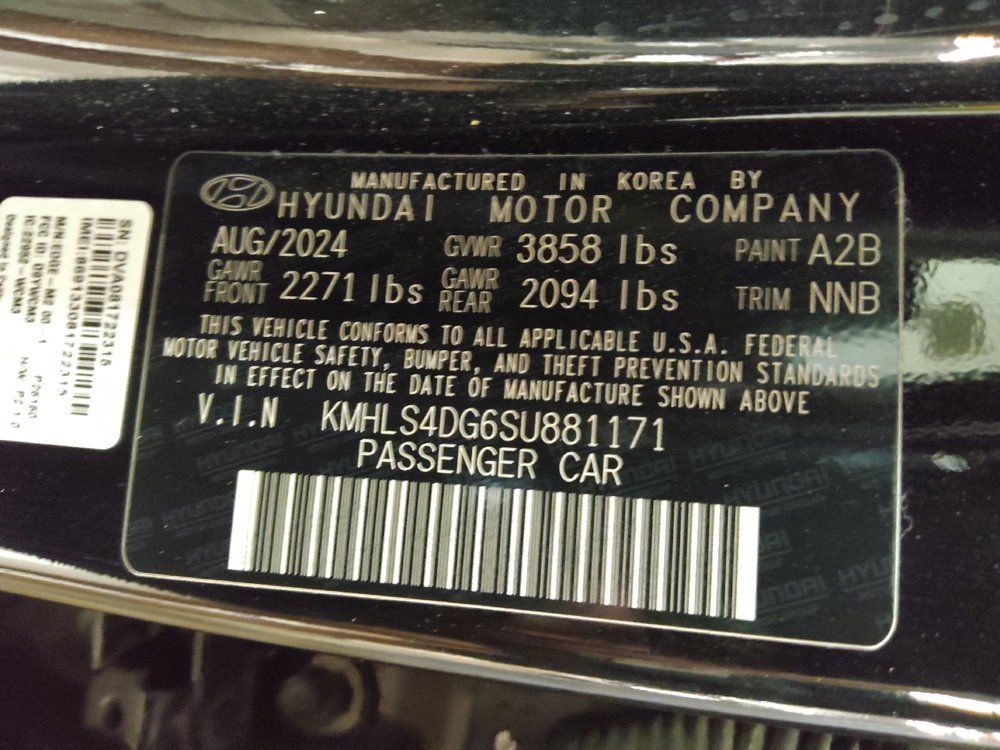 Used 2025 Hyundai Elantra SEL FWD image 33