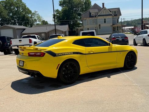 Used 2016 Chevrolet Camaro SS RWD image 2