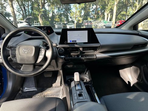 Used 2025 Toyota Prius LE image 27