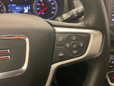 Used 2024 GMC Terrain SLE AWD/4WD image 22