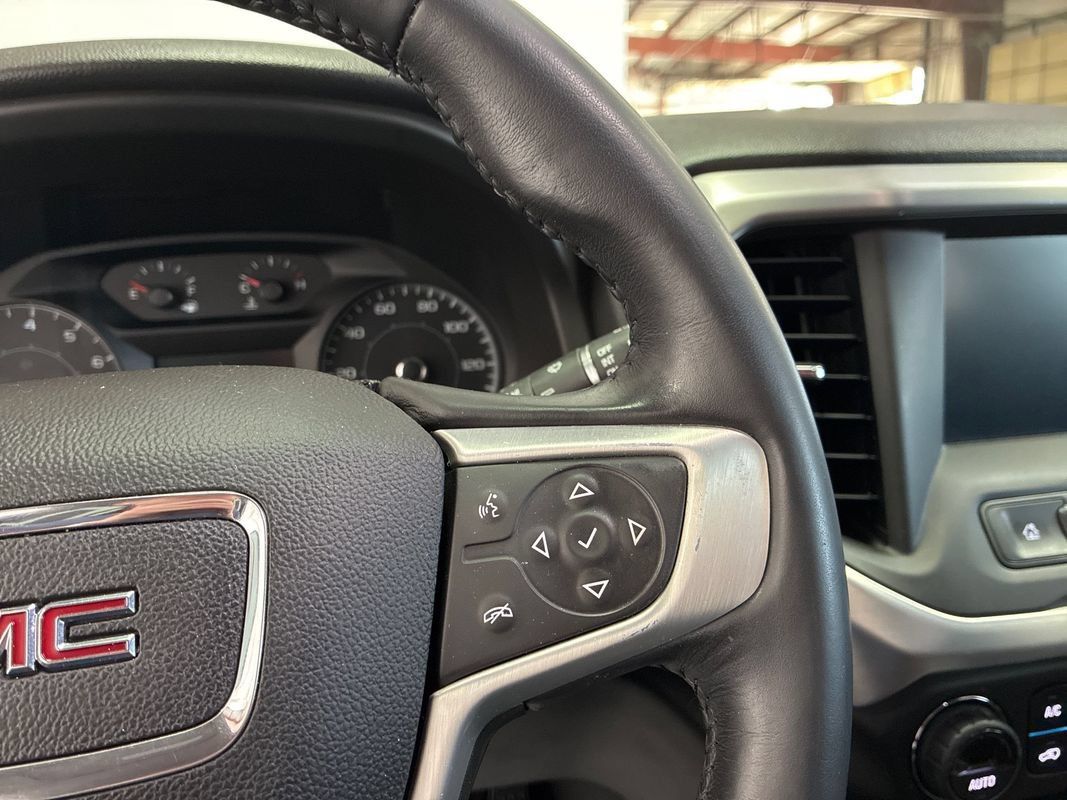 Used 2018 GMC Acadia SLE AWD/4WD image 13