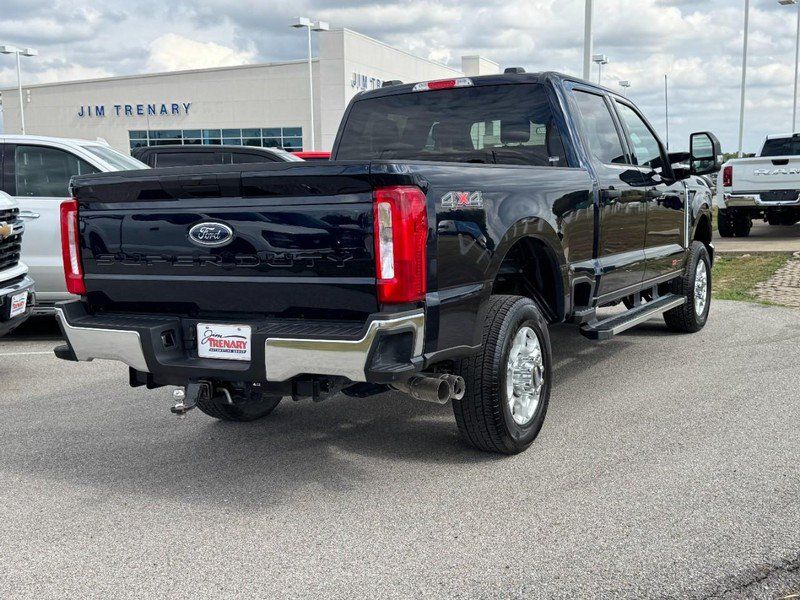 Used 2025 Ford F350 XLT AWD/4WD image 3