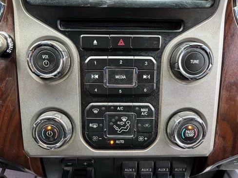 Used 2015 Ford F550 4x4 Crew Cab Super Duty image 34