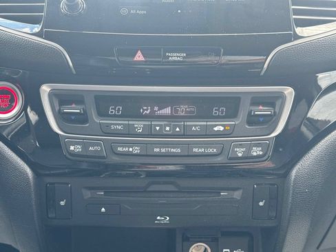 Used 2019 Honda Pilot Touring image 22