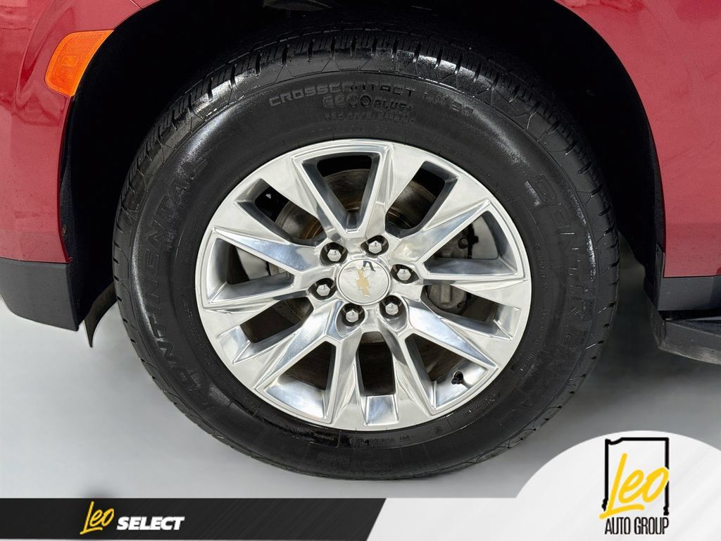 Used 2021 Chevrolet Suburban Premier w/ Premium Package AWD/4WD image 38