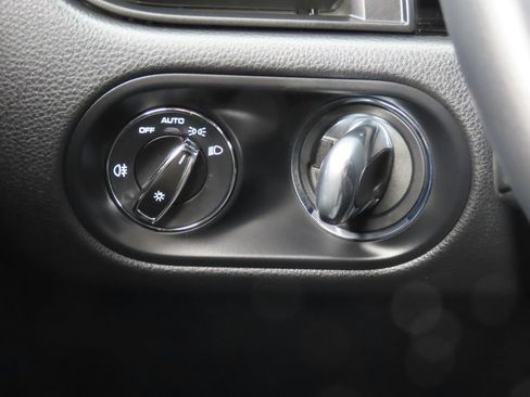 Certified 2026 Porsche Macan AWD/4WD image 23