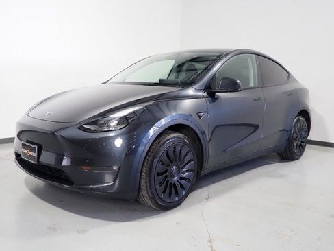 Used 2025 Tesla Model Y Long Range AWD/4WD image 10