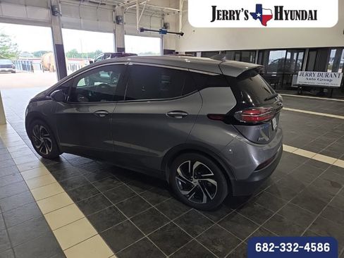 Used 2023 Chevrolet Bolt LT FWD image 6
