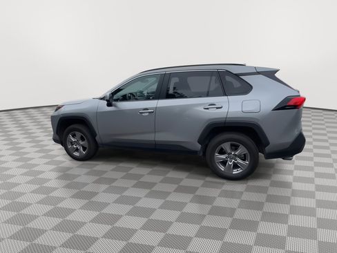 Used 2025 Toyota RAV4 XLE AWD/4WD image 5