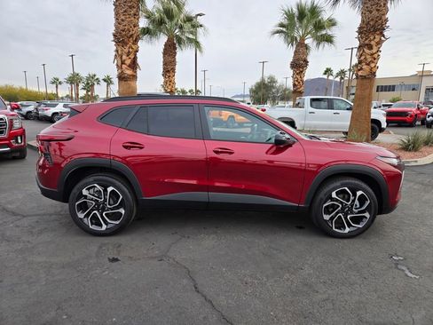 Used 2025 Chevrolet Trax RS w/ Driver Confidence Package image 7