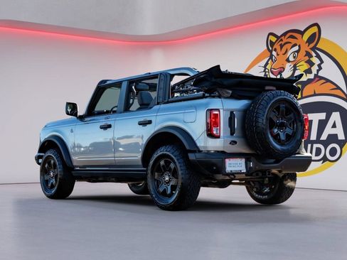 Used 2022 Ford Bronco Black Diamond image 7