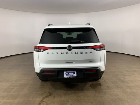 Used 2025 Nissan Pathfinder SV image 10